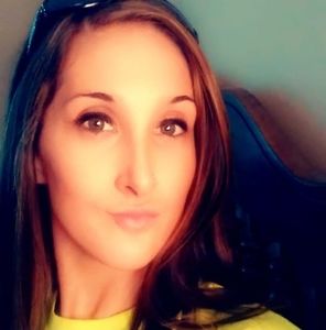 Meet your Posher, Desiree